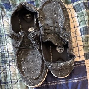 Rocket Dog Black Floral-Embroidered Canvas Slip-Ons